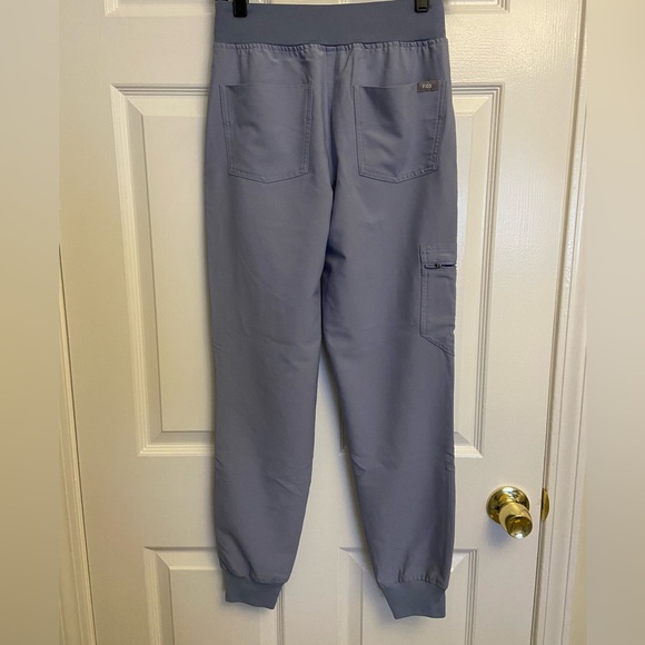 Like new Figs Vapora Zamoras - Picture 3 of 3